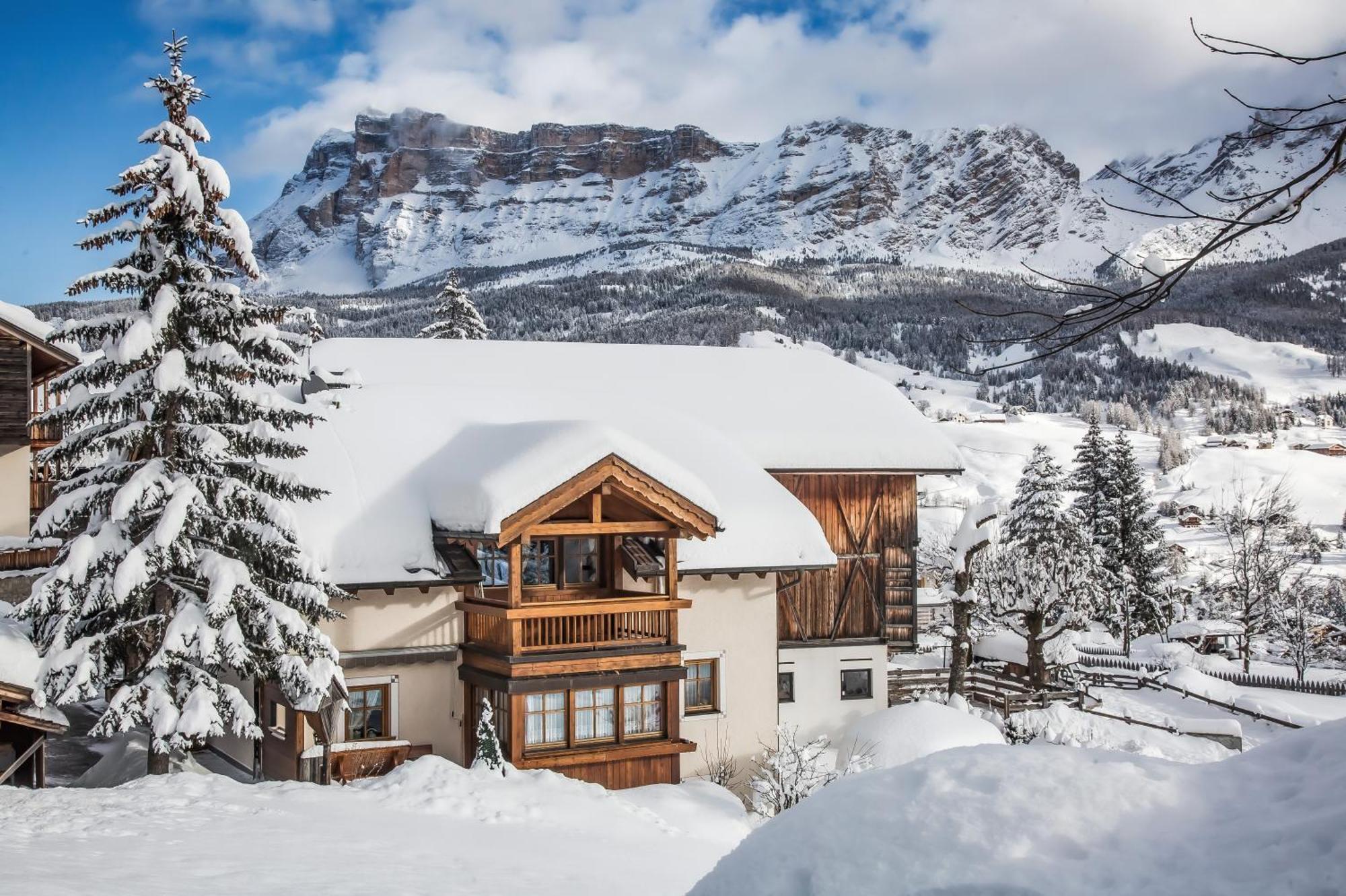 Appartamenti Loretta La Villa  Luaran gambar